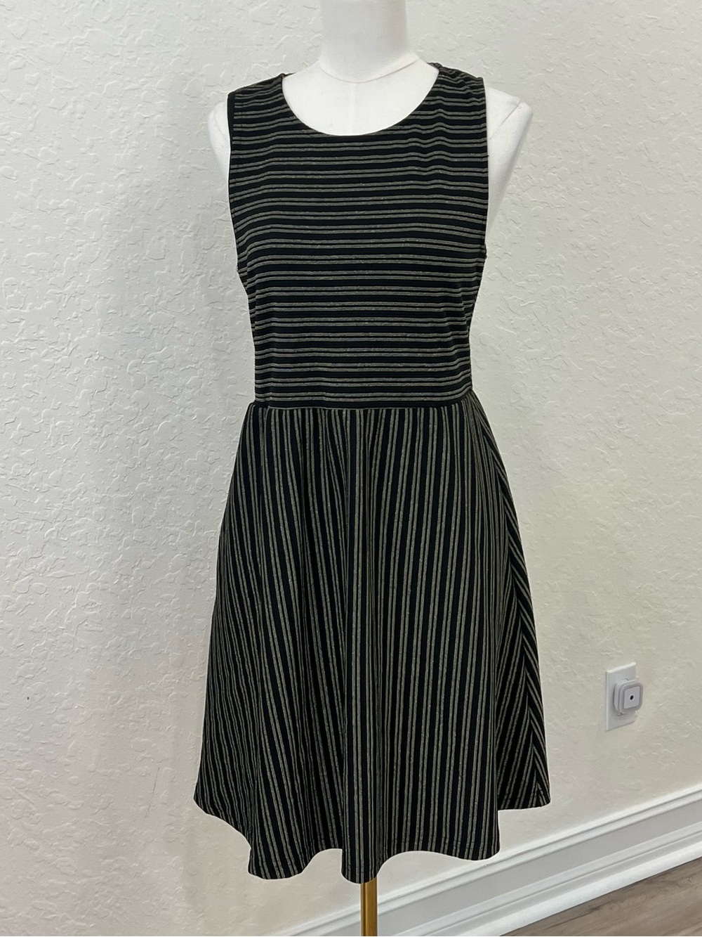 Draper James Black and Gold Dress Medium